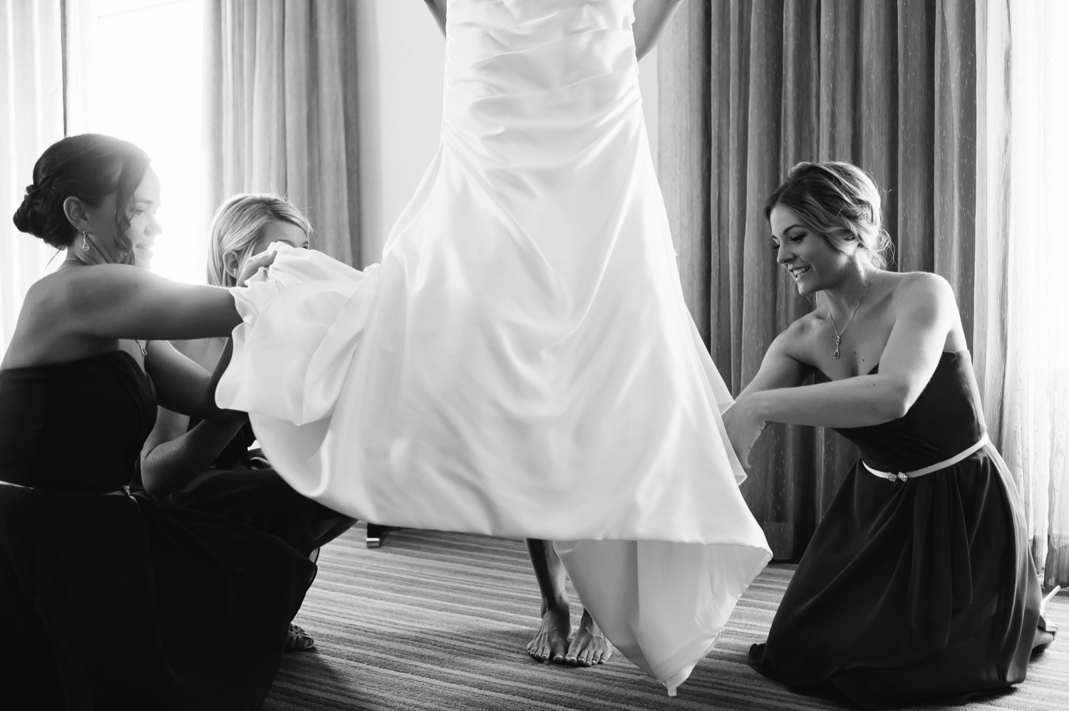 Hilton Bayfront-San Diego-Hotel-Bride-Wedding Dress-Wedding-Photography